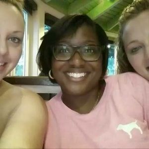 Meet your Posher, Ada